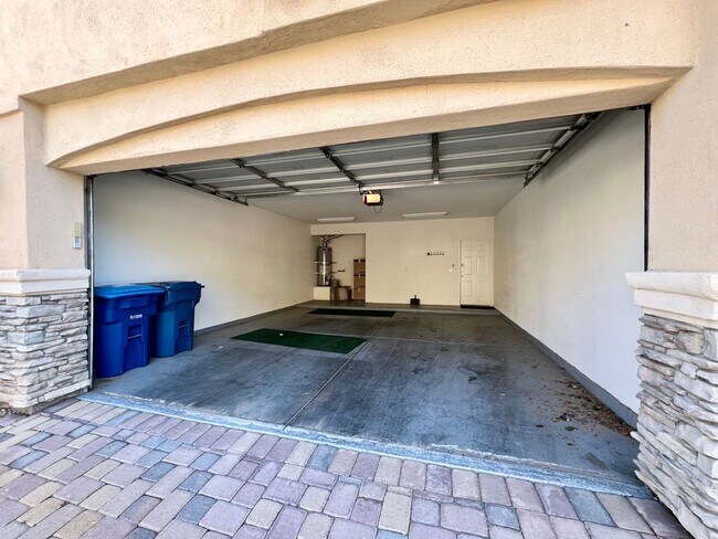 Building Photo - 3555 Meridale Dr