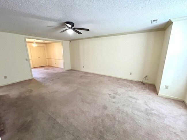 Building Photo - Spacious 2 Bed / 2.5 Bath Home in Madison -- MOVE IN SPECIAL