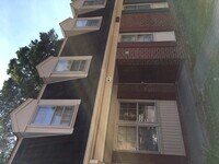Building Photo - 391 Circuit Ln