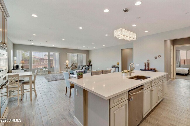 Building Photo - 3862 E Bart St