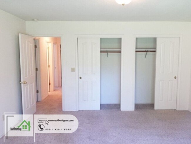 Building Photo - 3323 Forest Homes Dr