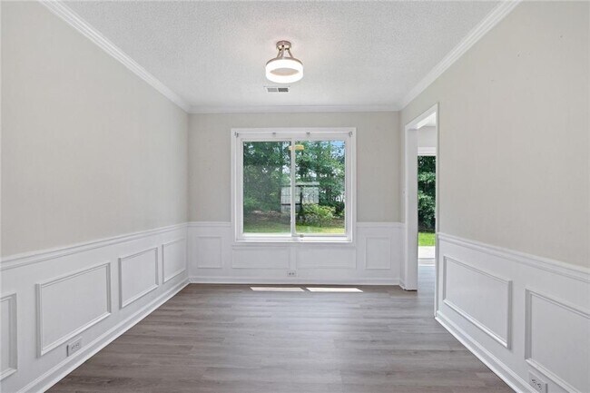 Building Photo - 3025 Andora Dr SW