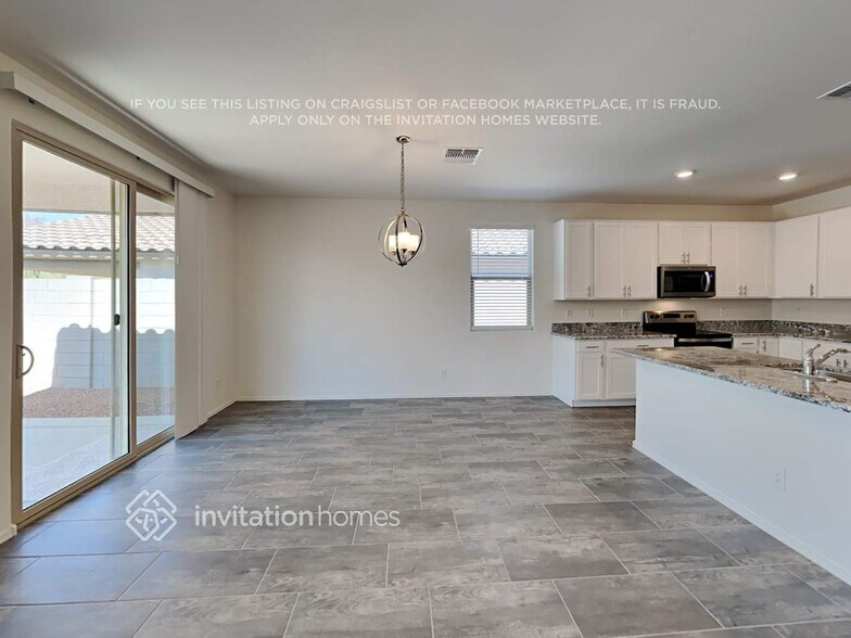 Building Photo - 17490 W Molly Ln