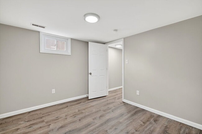 Building Photo - 8025 Waddell Ave