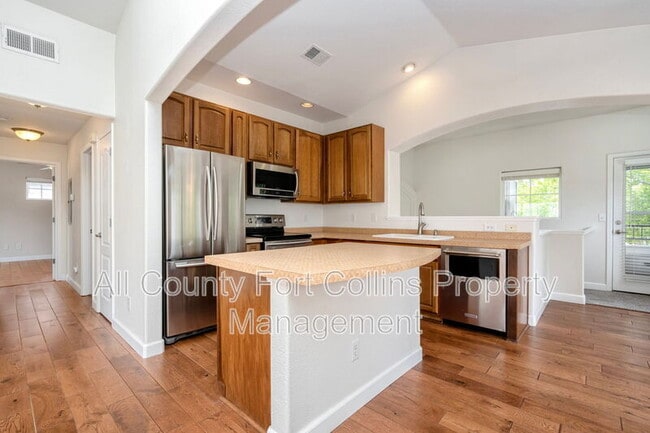 Building Photo - 5014 Brookfield Dr