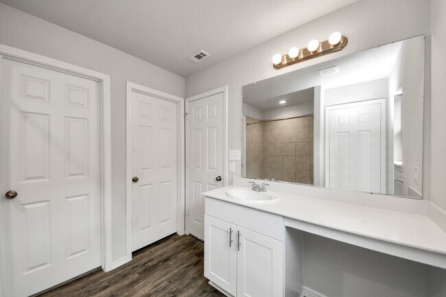 Building Photo - 20715 Southern Wds Blvd