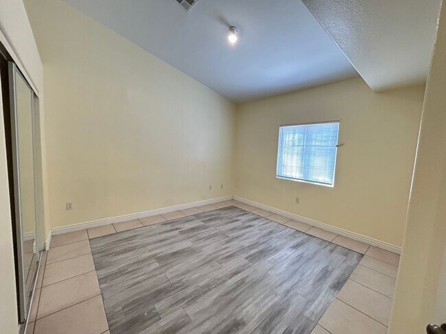 Building Photo - Single Story Home with No HOA
