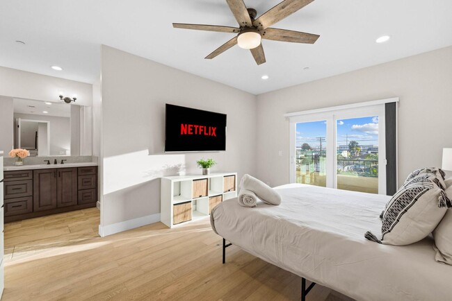 Building Photo - 5051 Savannah St