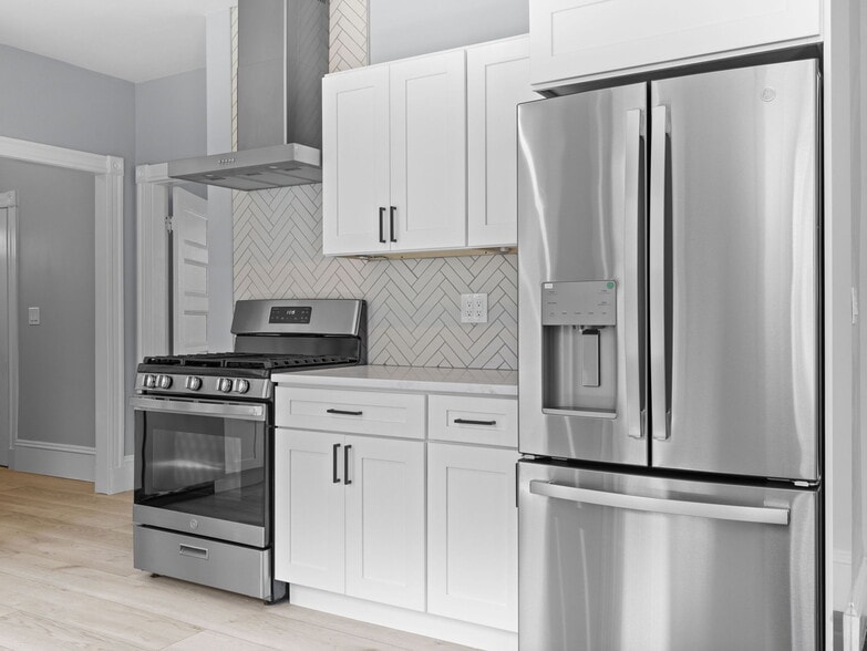 Building Photo - 39 Hancock St