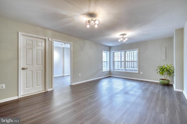 Building Photo - 5742 Governors Pond Cir