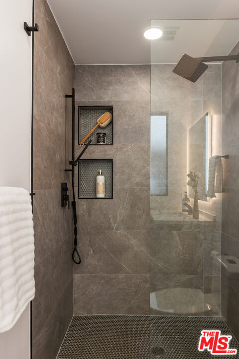 Building Photo - 1210 Kings Rd