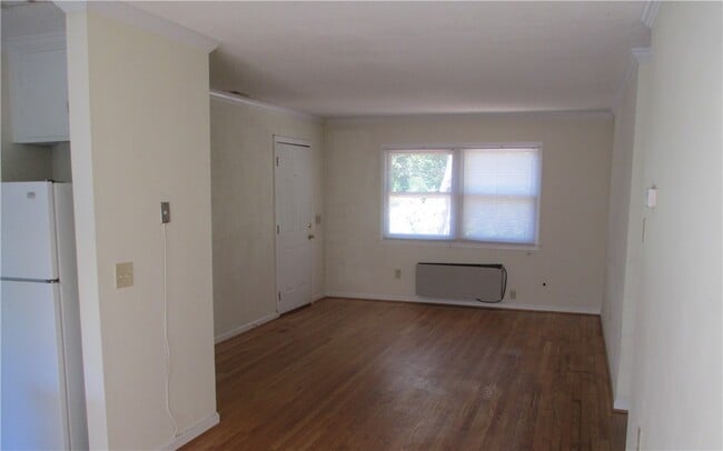 Building Photo - 216 Lacustrian Ln