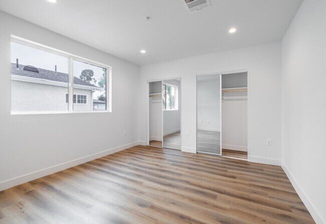 Interior Photo - Newly Constructed Luxury Townhomes! Apply Now or Miss Out!