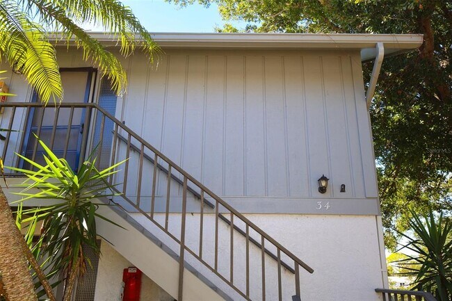 Building Photo - 1960 Union St