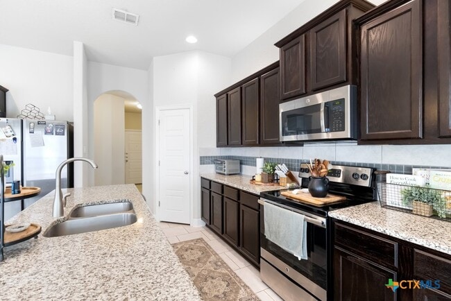 Building Photo - 105 Grand View