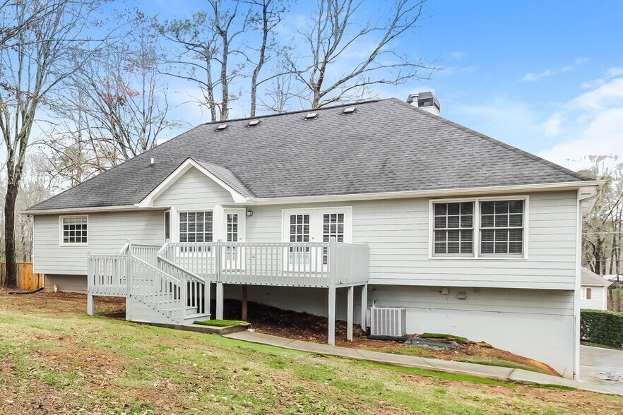 Building Photo - 300 Sterling Dr