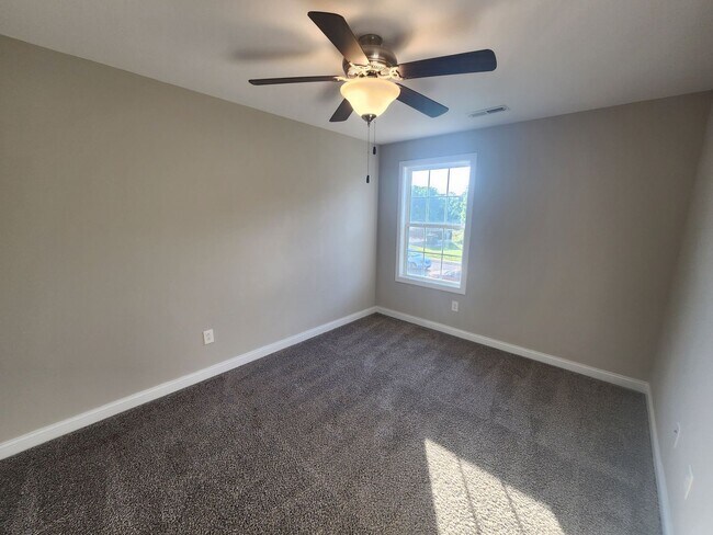 Building Photo - Practically Brand New!