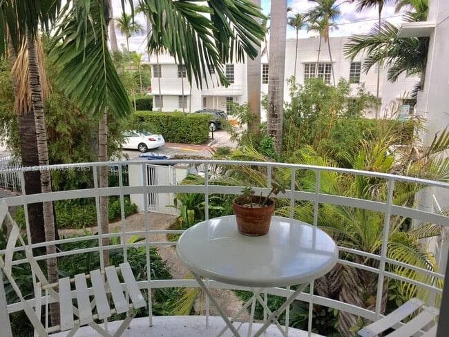 Building Photo - 750 Española Wy