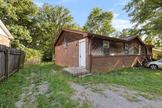 Building Photo - 4426 Central Valley Dr