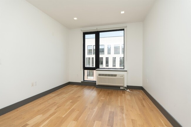 Building Photo - 424 Arlington Ave