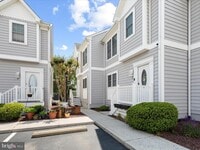 Building Photo - 9739 Golf Course Rd