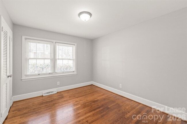 Building Photo - 4914 Kistler Ave