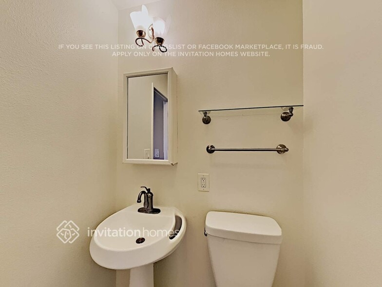 Building Photo - 12353 Hermosura St