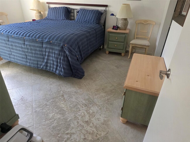 Building Photo - 959 SE 2nd Ave