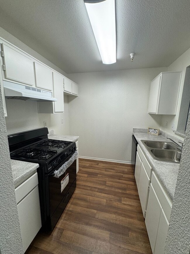 Interior Photo - Sierra View Gardens