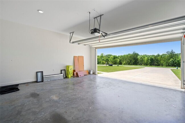 Building Photo - 6313 Town Ln