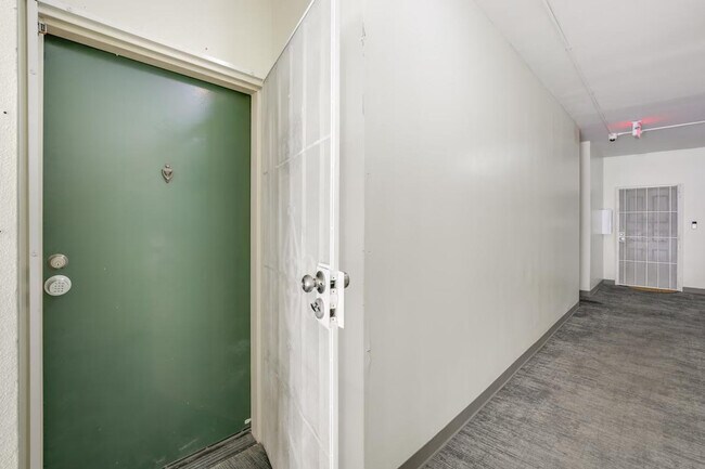 Building Photo - 2658-72 Broadway-SI ID1307919P