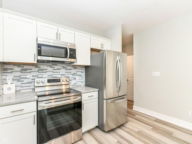 Building Photo - 2645 N College Ave