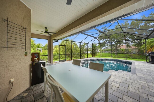 Building Photo - 2880 Vogler Ln