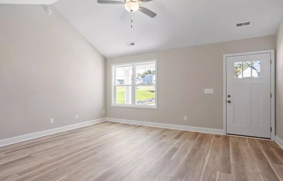 Building Photo - 486 Placid Pond Dr