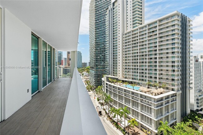 Building Photo - 1080 Brickell Ave