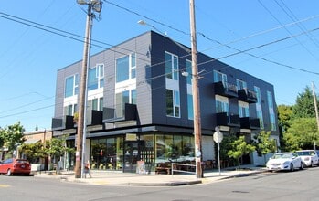 Building Photo - 1280 SE Nehalem St