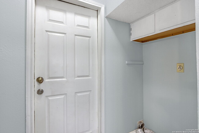Building Photo - "Charming 4-Bed Retreat with Scenic Views ...