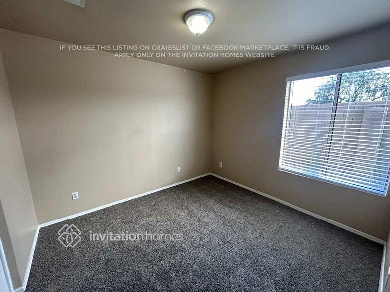 Building Photo - 16535 N 114th Dr
