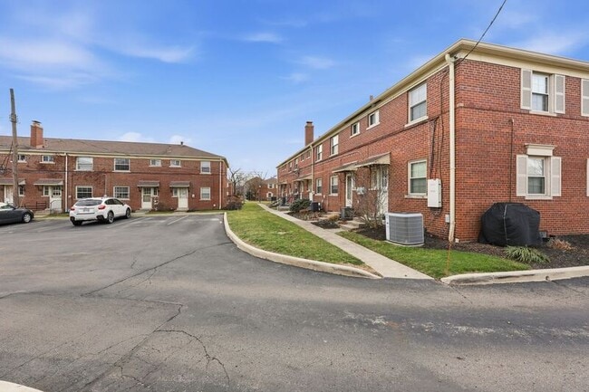 Building Photo - 1876 Northwest Blvd