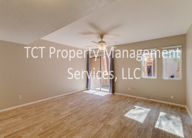 Building Photo - Updated 2 bedroom in Tempe!