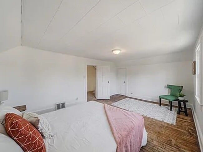 Building Photo - 3 Bed, 1 Bath Single Family Home