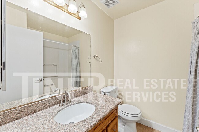 Building Photo - 9586 Meadowgreen Cir