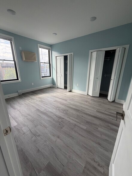 Building Photo - 6720 Kennedy Blvd W