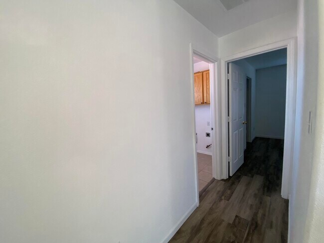 Building Photo - 1412 Stone Canyon Rd NE