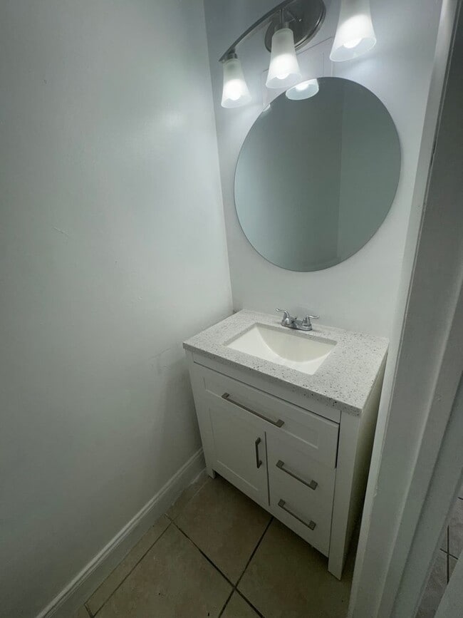 Building Photo - Spacious 3-Bedroom, 2.5-Bathroom Condo – P...