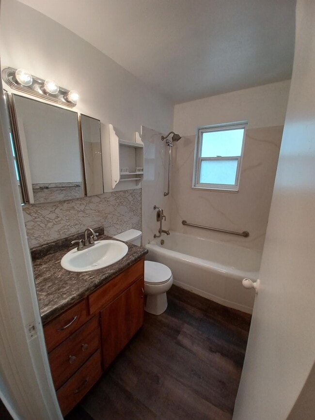 Building Photo - 485 N 100 E