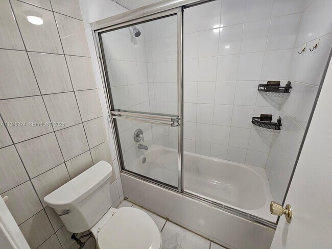 Building Photo - 642 NW 13th St