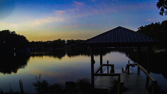 Building Photo - 16920 Landover Rd