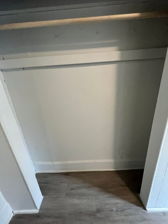 Building Photo - 3 bedroom 2 Bath $875