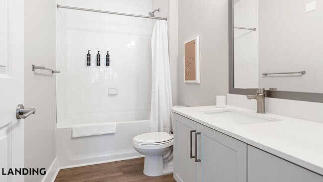 Building Photo - 300 E Broad St